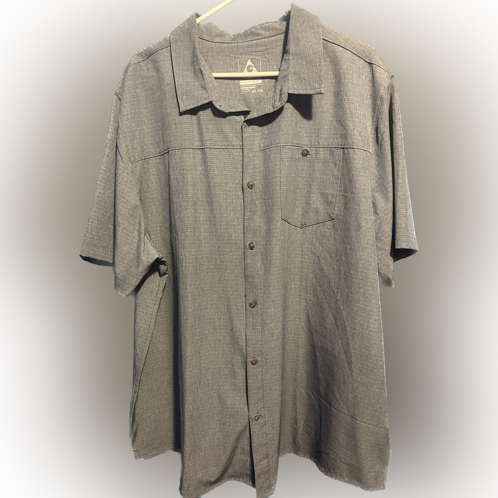 Gently used.Light fabric 90% Polyester 10% Spandex.